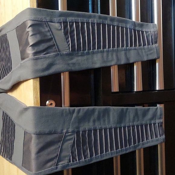 ALO YOGA | gray moto leggings Medium - Picture 5 of 8